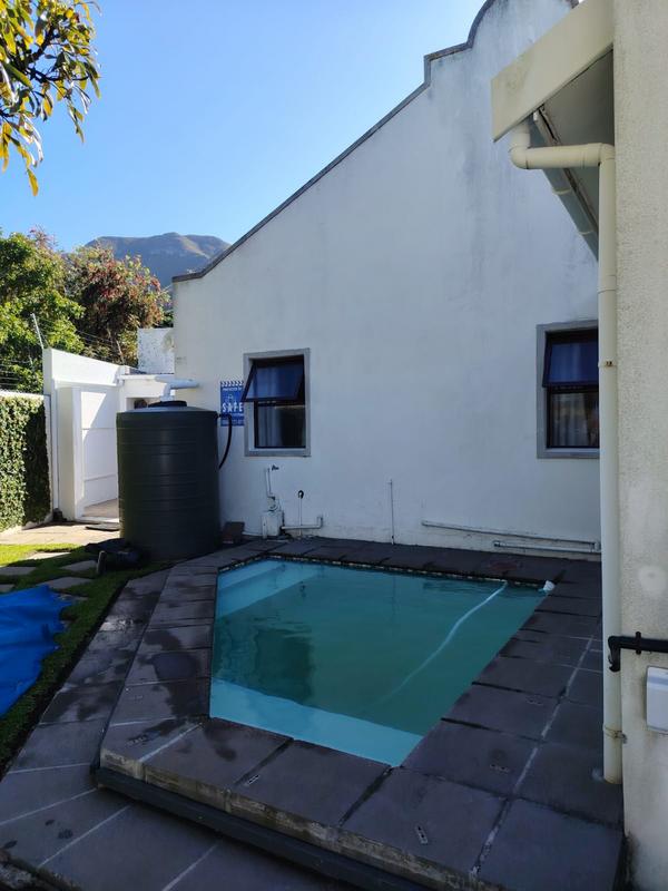 To Let 4 Bedroom Property for Rent in Onrus Western Cape